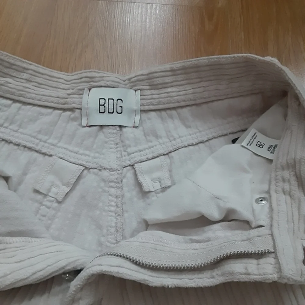 Urban Outfitters,BDG High-rise Baggy corduroy pants,28 - Picture 12 of 16